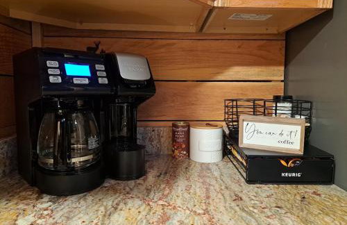 Hocking Hills Cabin, Hot Tub, Private Pond - Foto 25