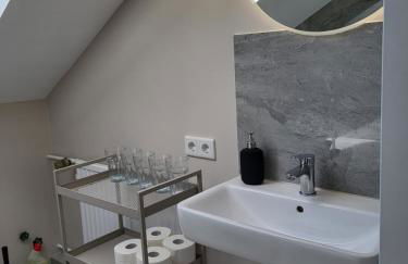 Fredi Apartment, moderne ruhige Wohnung, nur 4 km von der A2 - Foto 9