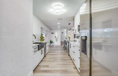 Friendly Fox Luxury Pool & Spa House Near Downtown & Beach - Foto 18