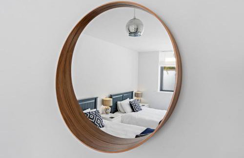 Stunning Coastal Apartment in Maidencombe with Sea Views & Garden - Foto 25