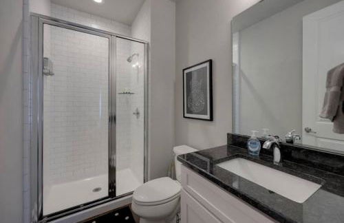 WeHo Nashville Home, Geodis Park, Mini-Golf, Arcade, 10min to Downtown! Sleeps 10! - Foto 30