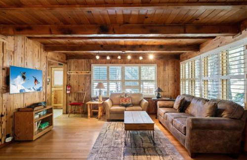 3BR Mountain Cabin-Near Beach & Slopes - Foto 8