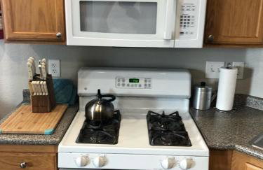 This cute 3 bedroom 2 and half bath is cozy - Photo 63