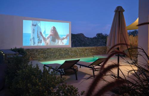 Private Luxury Scarlet beachfront villa, Molos, Paros - Photo 21