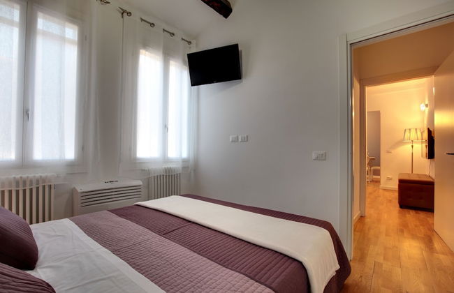 Rialto Botteri Apartments - Photo 14