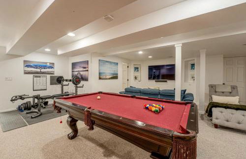 The J Luxury Villa - Southampton Poolside Retreat with Sauna - Foto 26