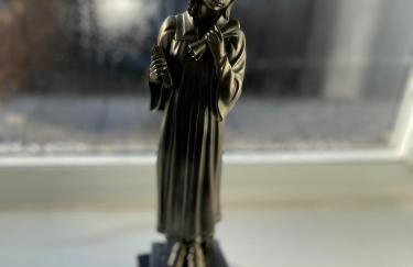 Elegant 3-bed apartment with FREE onsite PARKING in Enfield - Out door Patio - Big savings on Longer Stays - Photo 26