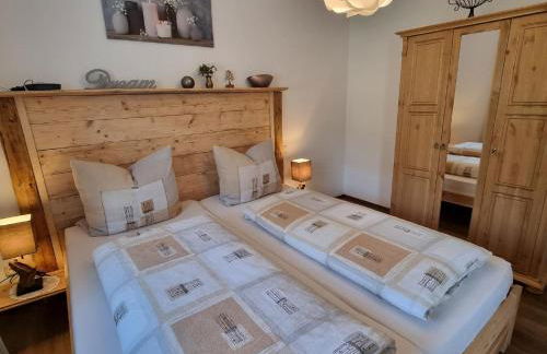 Cafe Altmühl, Ferienwohnungen Gästehaus Krimhilde direkt am Wasser - Foto 25