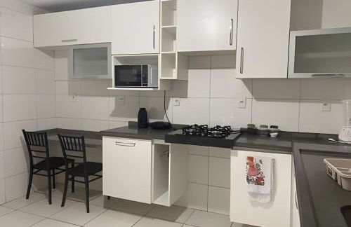 Próx a orla, 14 pessoas, ar condicionado e garagem - Foto 44