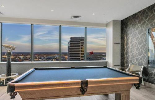 Beautiful Apt in Downtown w/Pool | Indoor Parking - Foto 31