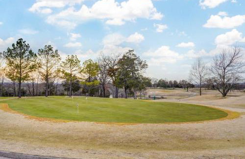 Retreat @ the Hills w/ Pets and Game Room - Foto 3