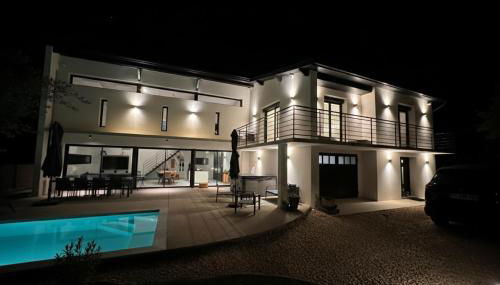 Villa Lumière - Confort, spa, piscine, recharge véhicule & babyfoot - Foto 2