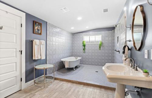 Old Spanish House Suite C Downtown Retreat - Photo 25