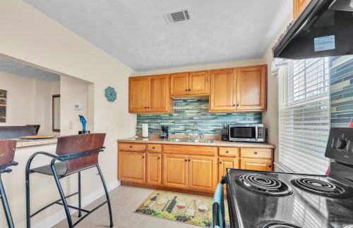 Charming Coastal Retreat in Bay St Louis home - Photo 7