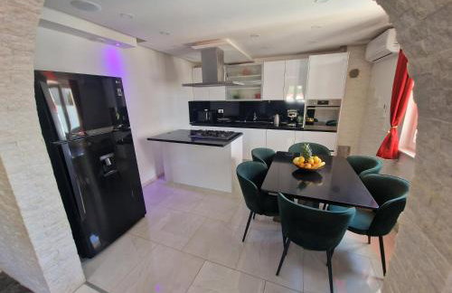Apartment Casa Lumina - 5 minutes to the airport - Foto 46