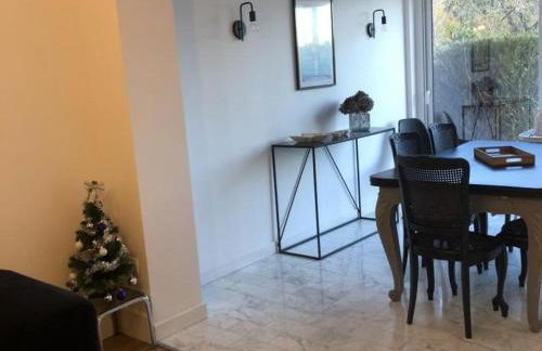 Maison rénovée à Moulins avec jardin et véranda - FR-1-489-469 - Foto 24