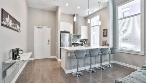 **NEW mOdernLUX best OTR condo *Park ONsite** - Foto 4