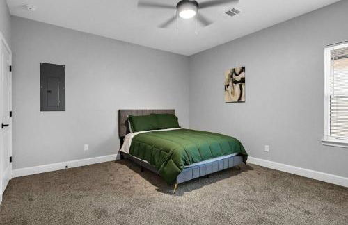 Sleeps 7 Newly Built 10 min from All major attractions - Foto 13