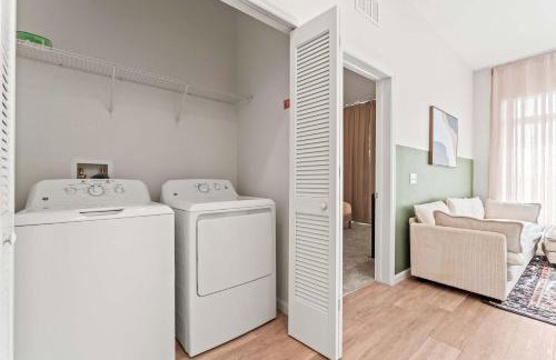 Riviere 3BR Apartment Stylish King Family Pets Friendly Pool & Gym Near Epic Universe - Foto 39