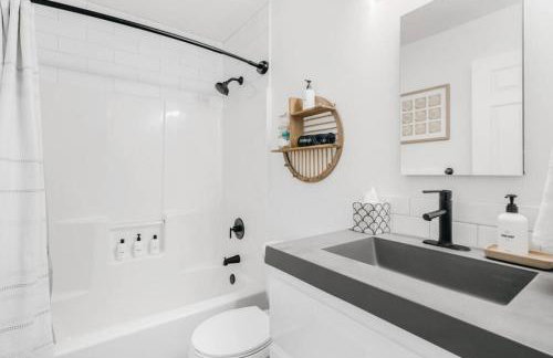 Japandi, 3BD Townhome Near Downtown, Beach and Wineries - Foto 33