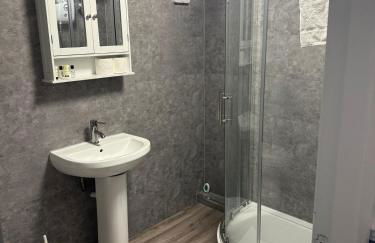 City Centre 2 Bed Apartment - Foto 16