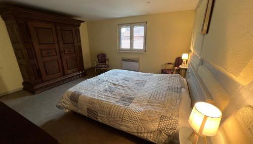 Maison chez Léa - grand gîte familial calme parking terrasse - Foto 3, wardrobe