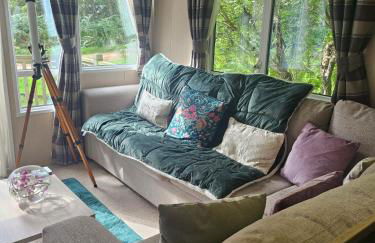 Fawn Lodge, Kelling Heath - Woodland Setting and Pets Welcome - Photo 12