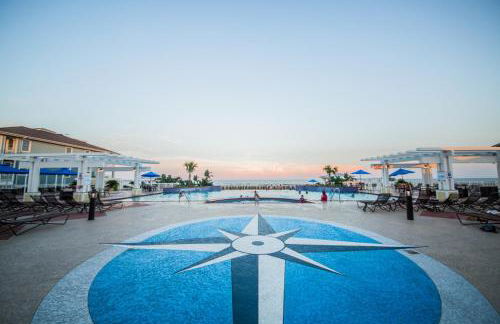 Cozy Beach Home with Resort Amenities, Oceanbay, lake views and 3 decks! - Foto 36