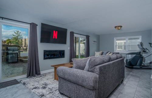 3BR 2BTH Waterfront Vacation Rental on Riverwalk to Downtown McHenry with Pier - Foto 31