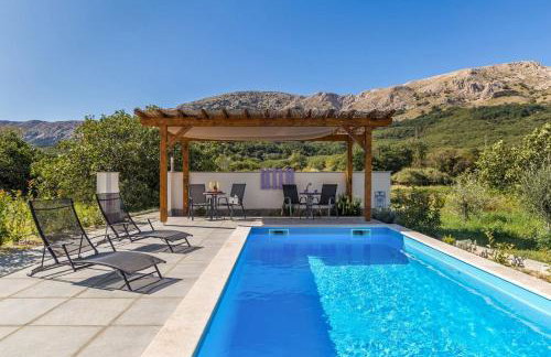 Studio apartman u kući s bazenom - Foto 1