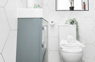 Rayan Heights Cosy 1 bedroom flat sleeps 2 perfect for contractors tourists families - Free parking - Foto 14