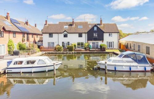 Cottage On The Quay - Photo 1