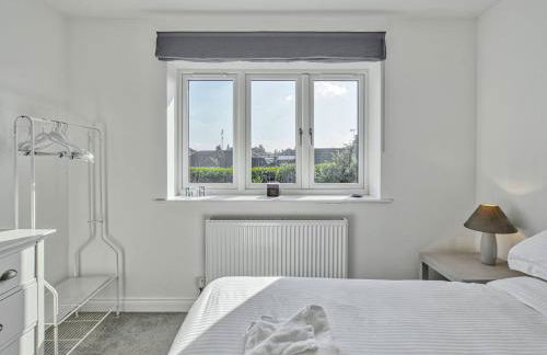 Modern Manchester House with Airport Links - Pass the Keys - Photo 18