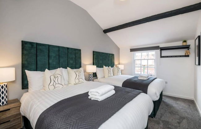 Host Apartments The Roscoe Carriage House - Photo 9