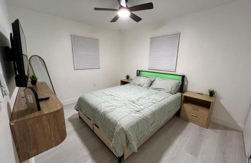 Cozy Little Villa in the Heart of Cocoa POOL HOUSE - Foto 32