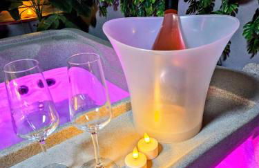 Villa Oasis - Une Love Room avec Spa Privatif & Autres Appartements Standards à thèmes sans spa - Foto 2