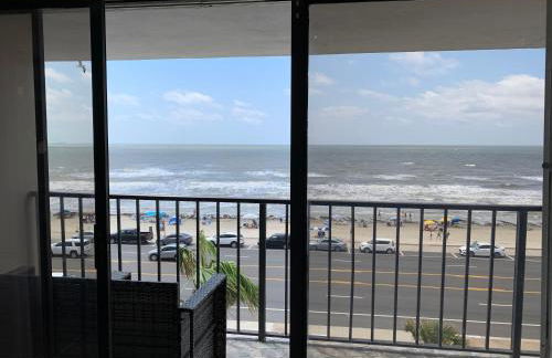 Amazing and Spectacular ocean and beach views in Galveston - Photo 28
