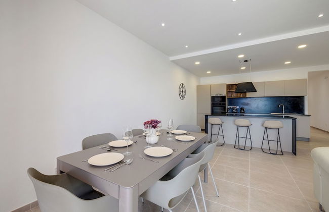 Elegant Sliema Penthouse, Panoramic Terrace - Foto 30