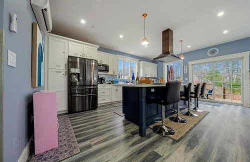 Luxe Coastal Retreat with Hot Tub & Spring Fires - Foto 9