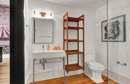 Luxe 220 Suite 2 - Photo 10