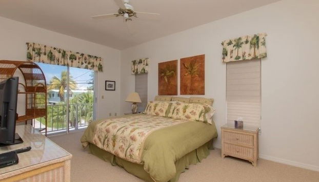 Beautiful House Located In The Prestigious Neighborhood Of Port Antigua On A Deep, Wide Canal. 4 Bedroom Home by RedAwning - Foto 2, Habitación