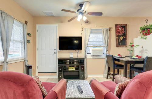 Charming Stone Mountain Studio Deck and No Steps - Foto 8