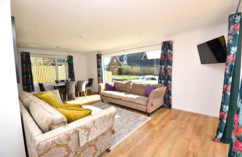 Coots - beautiful property in the heart of Wroxham sits on the waterside - Photo 3