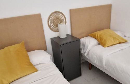 Seafront House,Sea Views,Pool and BBQ, Airport 10 mns - Photo 31