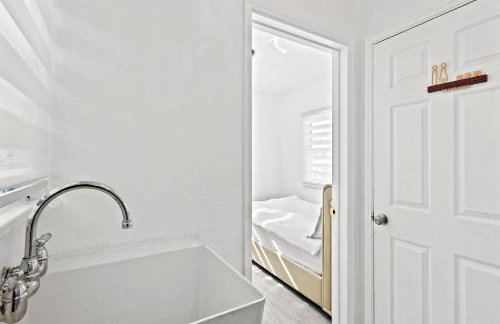 Near LA Cozy Home with Full Kitchen & Laundry - Foto 8