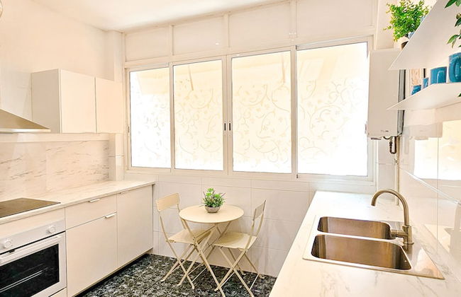 Your Home In Valencia - Photo 12