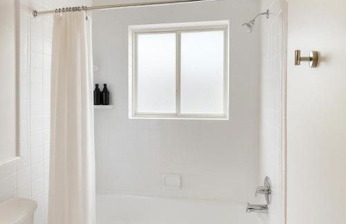 Modern Downtown 1BR Stay in Downtown Royal Oak - Foto 34