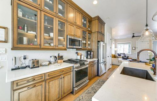 Hot Tub and Fire Pit Modern Flagstaff Home - Foto 7