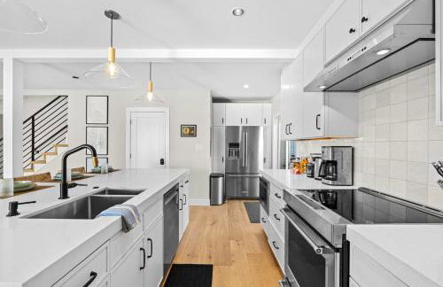 Experience the Pinnacle of Coastal Living at Harbour House - Foto 42