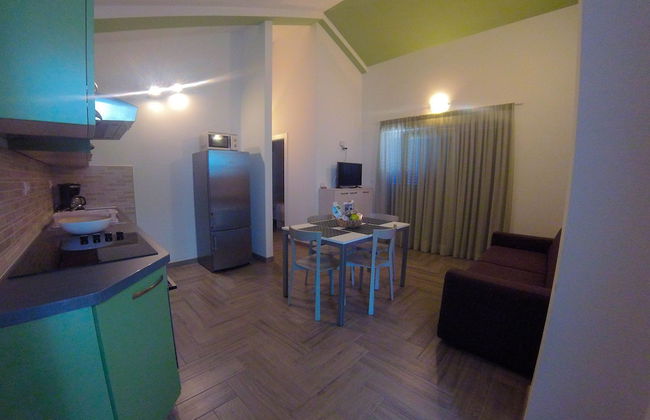 Wabi Sabi Resort & Apartments - Photo 7